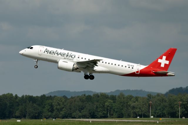 Embraer E190-E2 (HB-AZB)