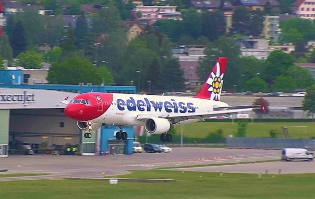 Airbus A320 (HB-IJW) - Arriving from Split