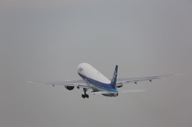 Boeing 777-200 (JA701A)