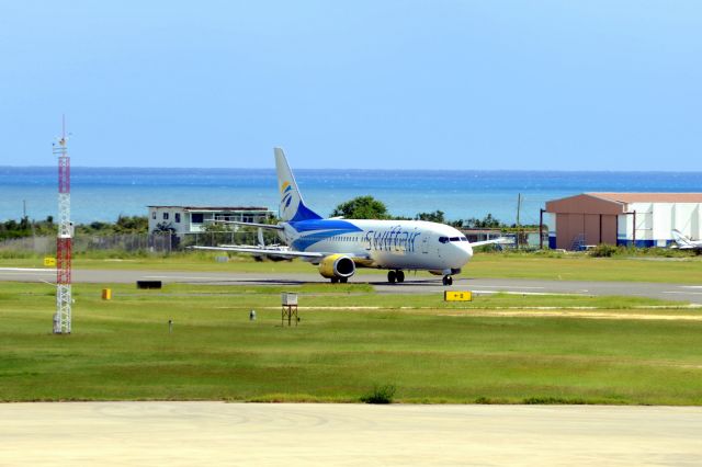 BOEING 737-400 (N807TJ)