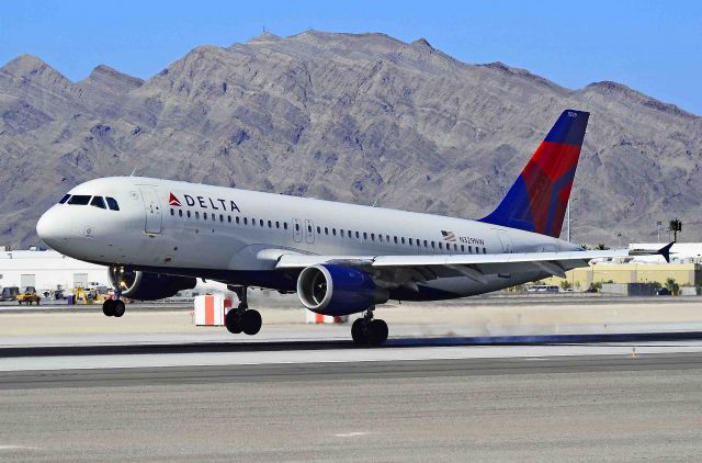 Airbus A320 (N329NW) - Delta Air Lines Airbus A320-211 N329NW / 3229 (cn 306)  Las Vegas - McCarran International (LAS / KLAS) USA - Nevada, May 26, 2011 Photo: Tomás Del Coro