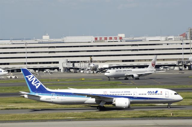 Boeing 787-9 Dreamliner (JA830A) - Taxing at Tokyo-Haneda Intl Airport on 2016/05/13