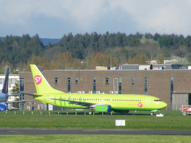 Boeing 737-700 (VP-BDG)