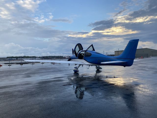 Cirrus SR22 Turbo (N327LK)