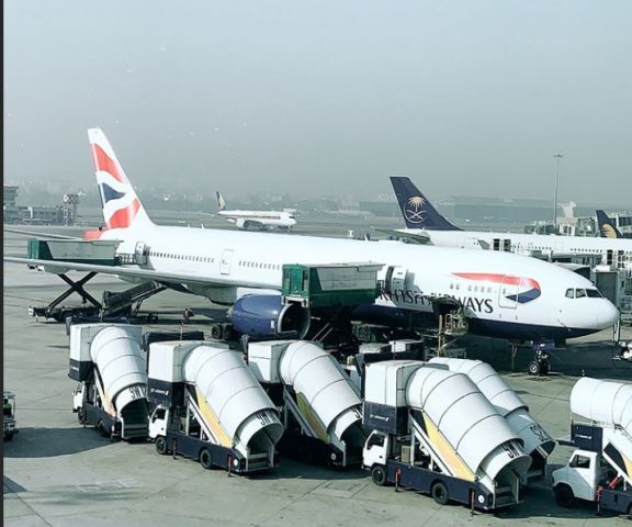 Boeing 777-200 (G-YMMK) - Off as BAW198 to LHR br /Photograph shot by musician Sauraj Patil.