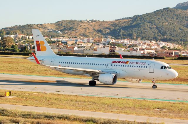 Airbus A320 (EC-LYM)