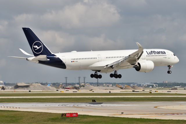 Airbus A350-900 (D-AIXA) - 10-C 09-06-22