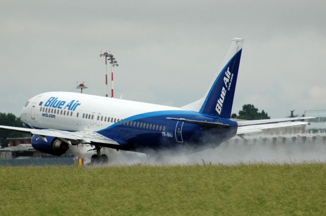 Boeing 737-700 (YR-BAJ) - Temporale su Linate, Giugno 2014.