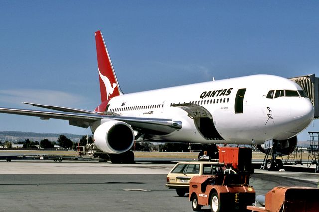 Bell JetRanger (VH-EAN) - QANTAS - BOEING 767-238/ER - REG : VH-EAN (CN 23402/133) - WEST BEACH ADELAIDE SA. AUSTRALIA - YPAD 2/3/1986