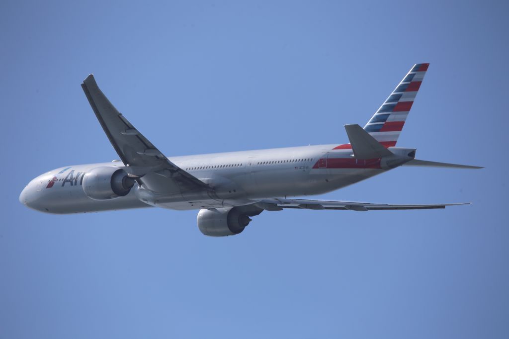 BOEING 777-300ER (N729AN)