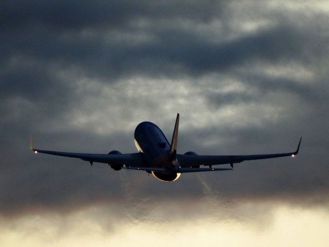 Boeing 737-700 (N730SW)