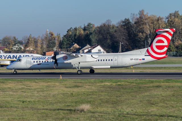 de Havilland Dash 8-400 (SP-EQD)