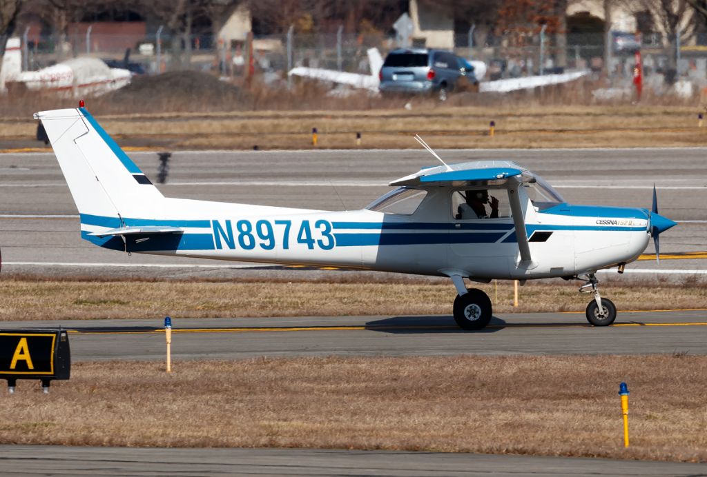 Cessna 152 (N89743)