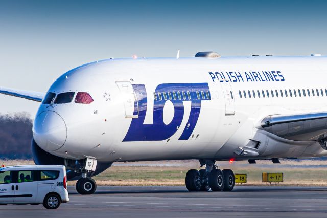 Boeing 787-9 Dreamliner (SP-LSD)