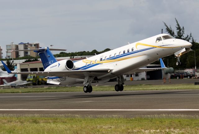 Embraer ERJ-135 (N742SP)