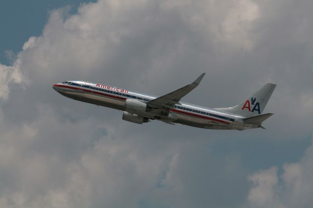 Boeing 737-800 (N965AN)