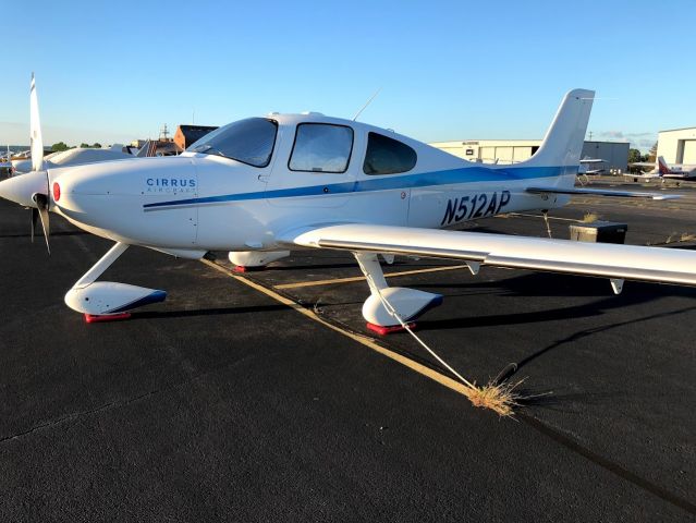 Cirrus SR-22 (N512AP)