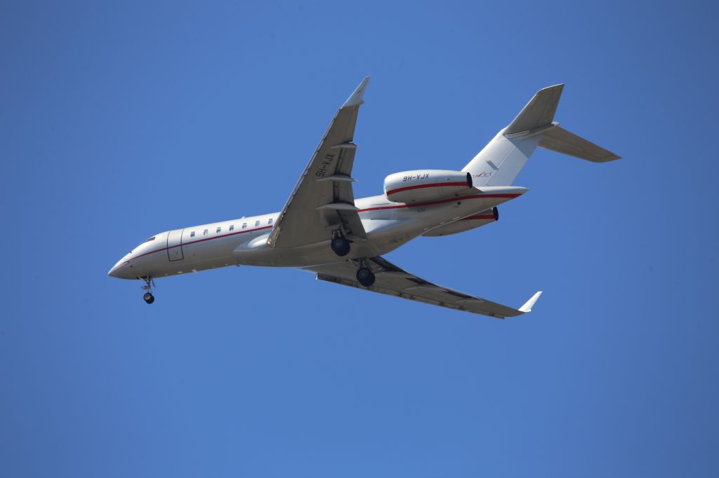 Bombardier Global Express (9H-VJX)