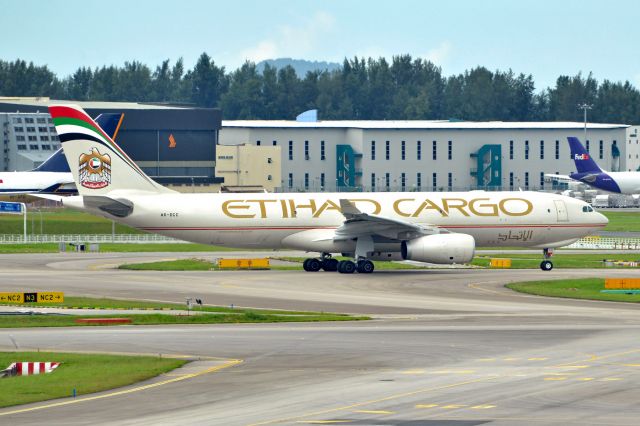 Airbus A330-200 (A6-DCC)
