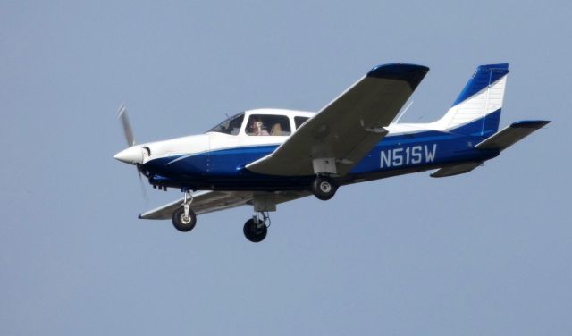 Piper Dakota / Pathfinder (N51SW) - On final is this 1981 Piper Dakota/Pathfinder PA-28-236 in the Autumn of 2019.