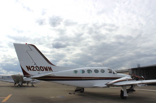 Cessna 421 (N200WM)