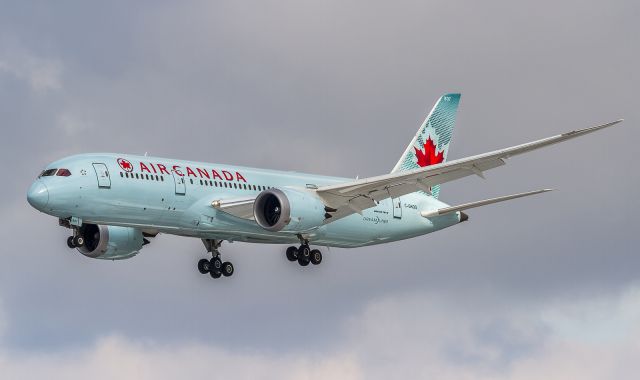 Boeing 787-8 (C-GHQQ) - AC869 arrives from Heathrow