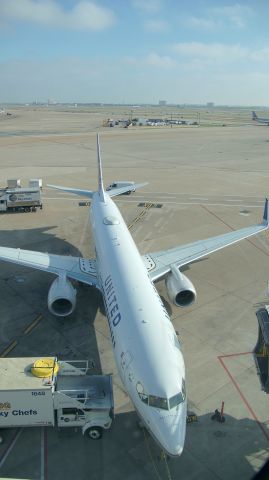 Boeing 737-900 —
