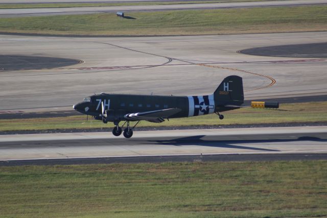 Douglas DC-3 (N99FS)