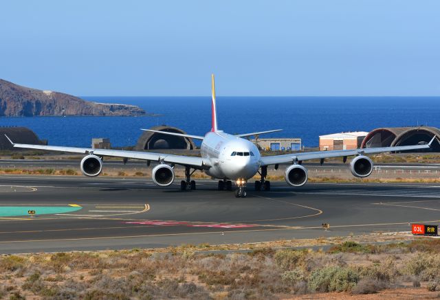 Airbus A340-600 (EC-LEU)