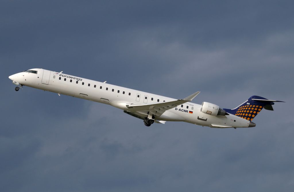 Canadair Regional Jet CRJ-900 (D-ACNR)