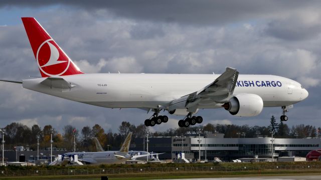 Boeing 777-200 (TC-LJO) - BOE234 on final to Rwy 16R to complete a C1 flight on 11.6.18. (ln 1578 / cn 65743).