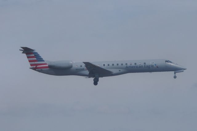 Embraer ERJ-145 (N663AR)