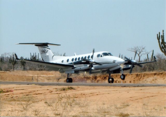 Beechcraft Super King Air 350 (N924SD) - Landing in Cabo San Lucas. MX