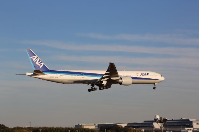 BOEING 777-300 (JA780A)