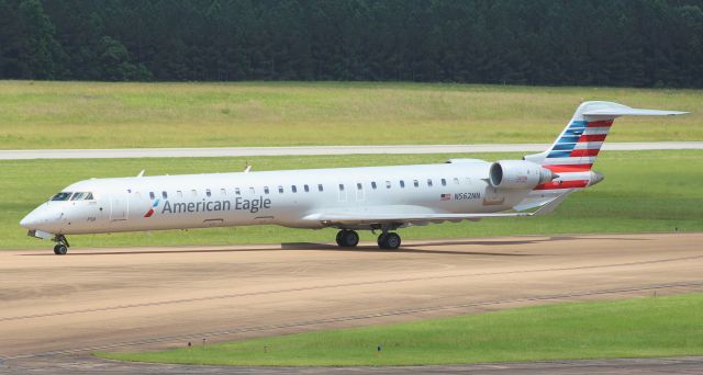 Canadair Regional Jet CRJ-900 (N562NN)