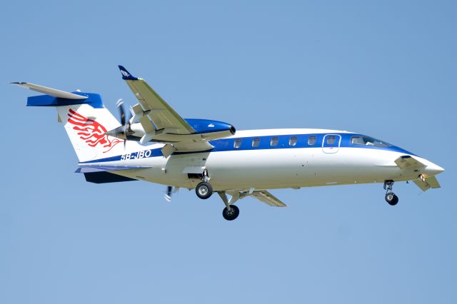 Piaggio P.180 Avanti (5B-JBO)