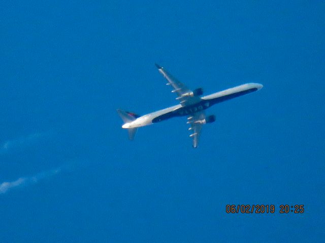 BOEING 757-300 (N594NW)