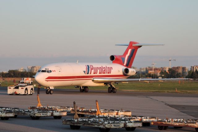 Boeing 727-100 (C-GJKF)