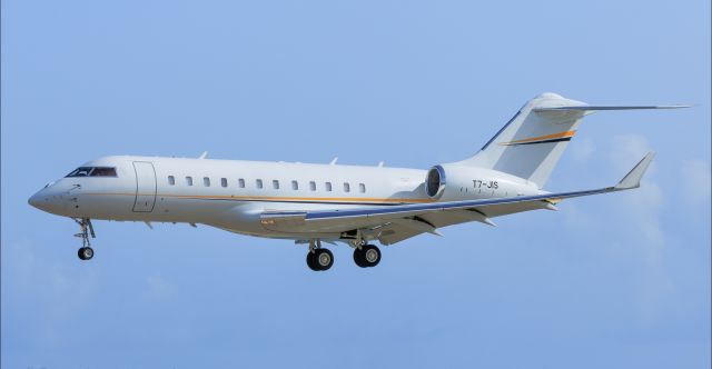 T7-JIS — - Bombardier Global 5000-BD-700-1A11 (T7-JIS) is seen landing at TNCM St Maaten.br /This aircraft has had many registration changes in the past :ex N9222G, VP-CAK, N45UE, N45JE, N81ZZ, C-FJNJbr /05-07-2018