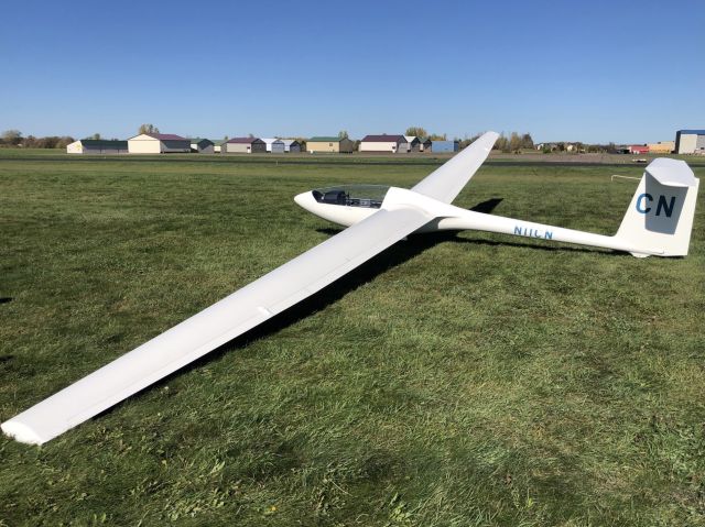 N11CN — - Glider waiting for tow plane