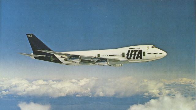 Boeing 747-200 (F-BDTC) - scanned from postcardbr /UTAir
