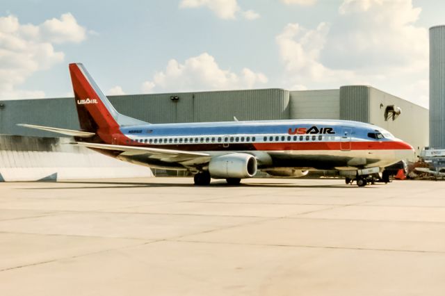 Boeing 737-700 (N591US)