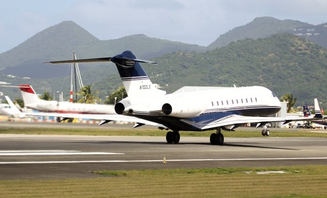 Bombardier Global 5000 (N700LS)