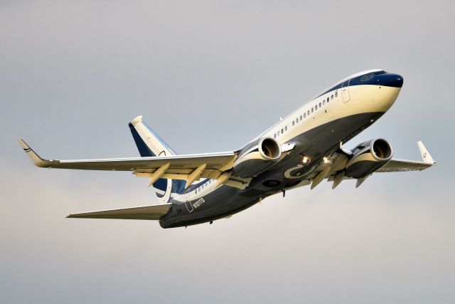 Boeing 737-700 (N101TD) - 23-R on 09-25-22. Headed to VNY.