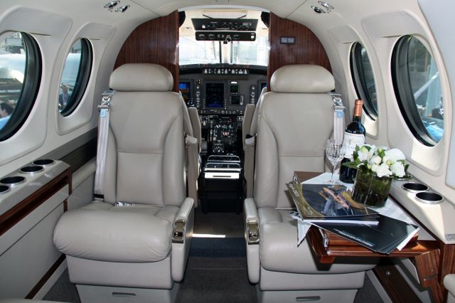 Beechcraft Super King Air 200 (N910KA)