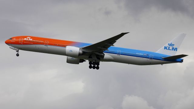 BOEING 777-300 (PH-BVA) - Orange Pride, first flight 15-june-2016.