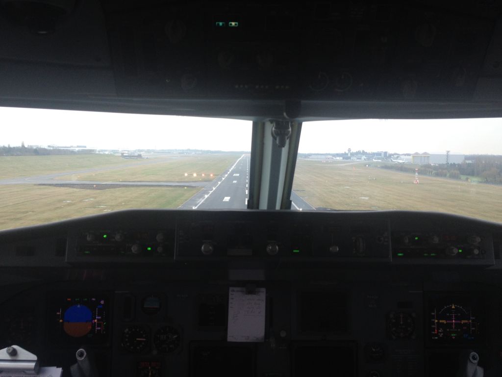 Fokker 70 (PH-KZB)