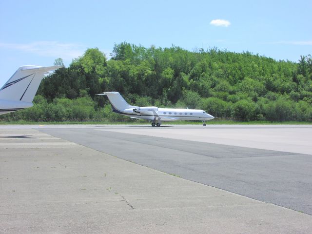 Gulfstream Aerospace Gulfstream IV (N8MC) - One of Bank of America's fleet of corporate jets returning to its maintenance hanger at Stewart Airport