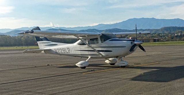 Cessna Skylane (N229LP)