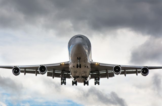 Boeing 747-400 (N718BA)